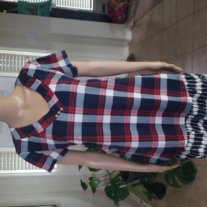 Vinmatto L buffalo plaid vneck button detail slight flutter